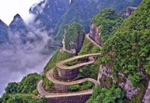 NGÀY 02: TRƯƠNG GIA GIỚI – THIÊN MÔN SƠN – 72 KỲ LẦU 