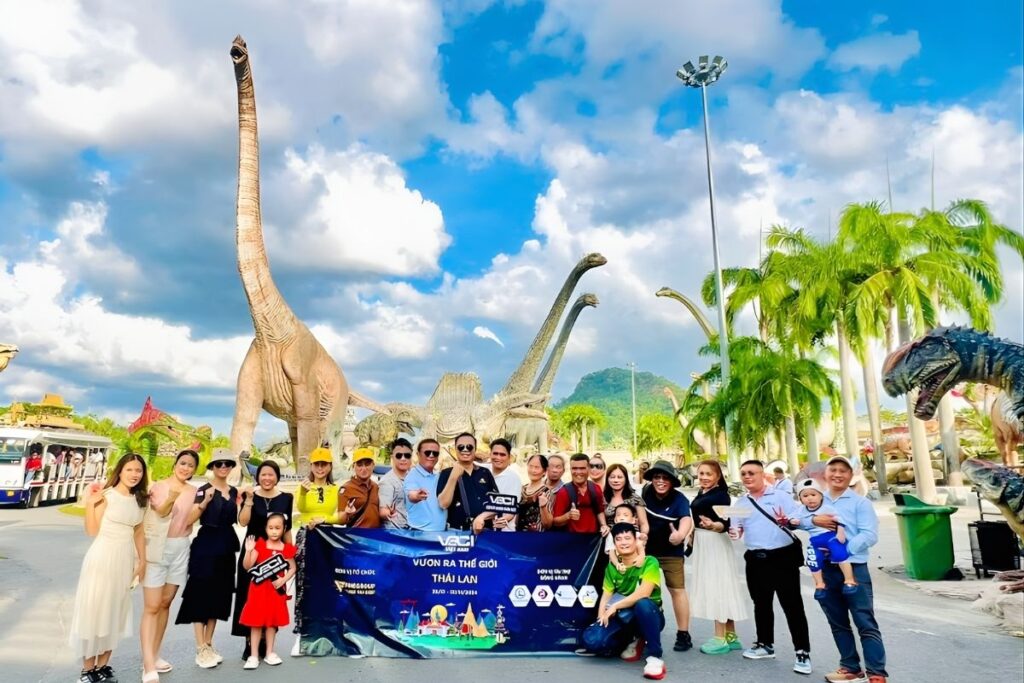 Tour đoàn Thái Lan cho đoàn VBCI Sài Gòn