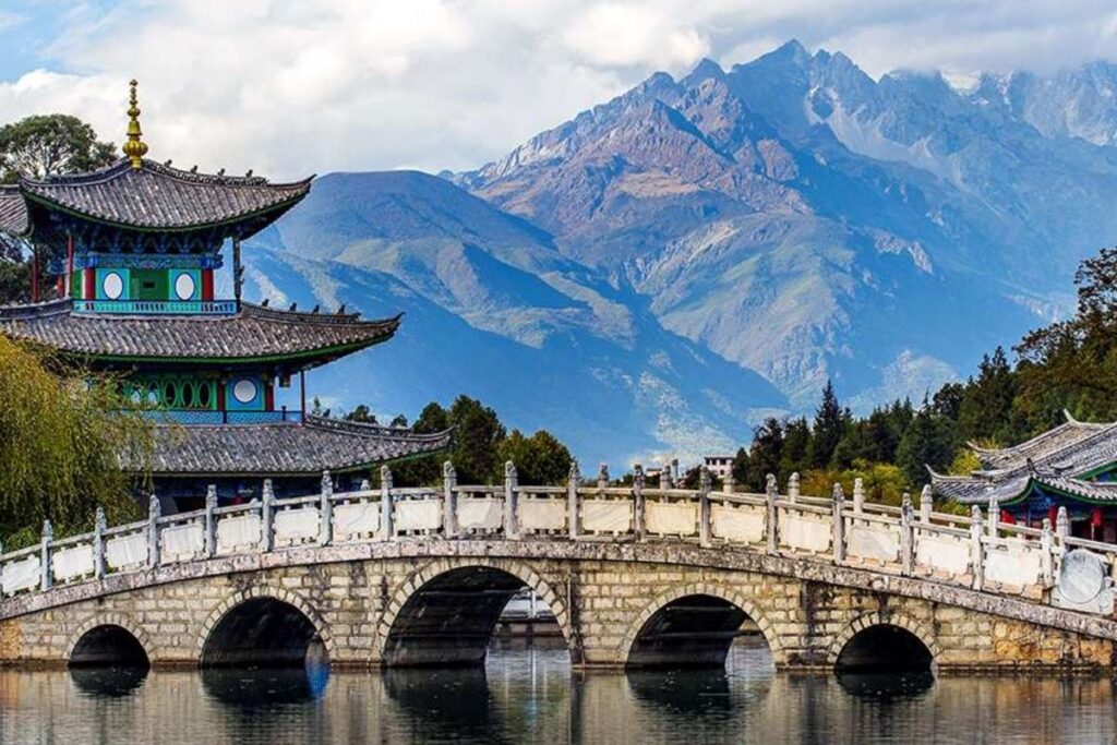 Tham quan cùng tour Lệ Giang khám phá thành phố di sản thế giới