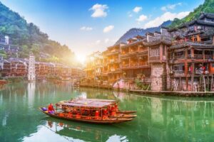 Vẻ đẹp nên thơ Phượng Hoàng Cổ Trấn tự nhiên