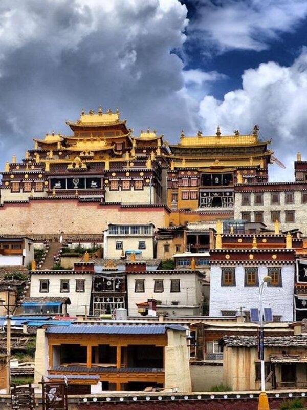 ShangriLa nổi tiếng với vùng đất linh thiêng huyền bí