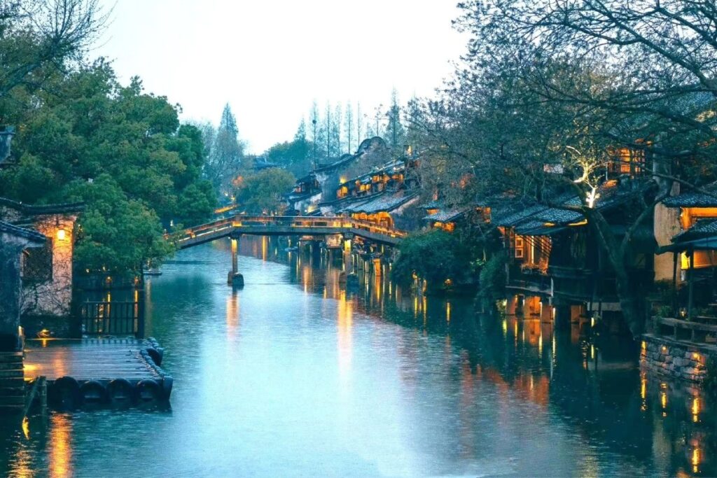 Vẻ đẹp thơ mộng của Giang Nam Trung Quốc khi hoàng hôn buông xuống