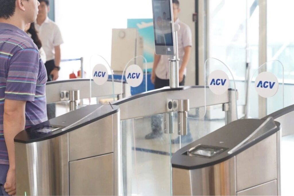 Các phương thức check-in khác song song với sinh trắc học