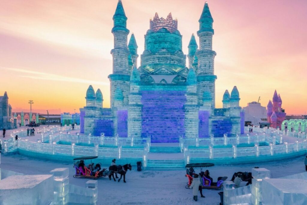 Vì sao lễ hội băng tuyết Cáp Nhĩ Tân đặc biệt đến vậy?